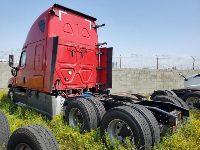 2019 Freightliner Cascadia 126
