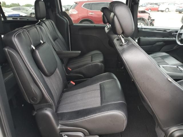 2014 Chrysler Town & Country S