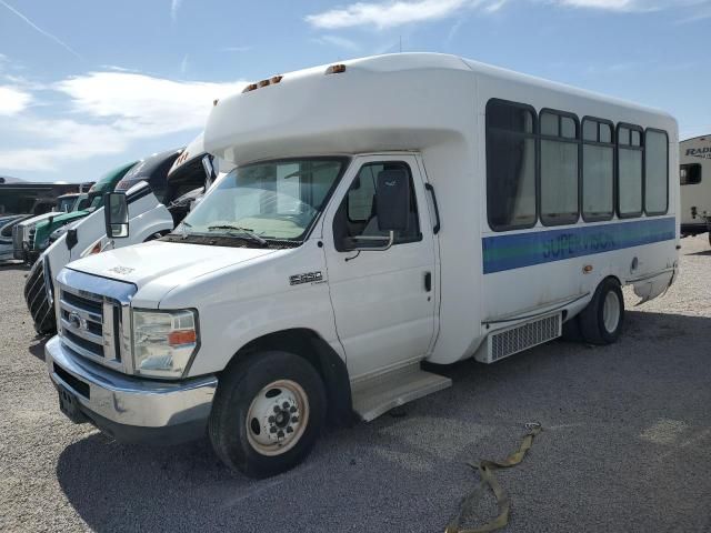 2011 Ford Econoline E450 Super Duty Cutaway Van