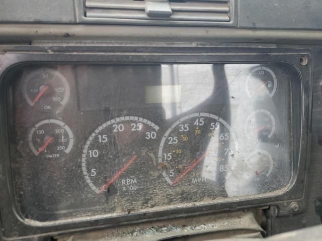 2007 Freightliner Columbia Semi Truck