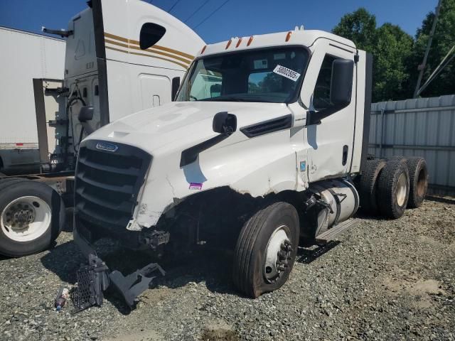 2021 Freightliner Cascadia 126 Semi Truck
