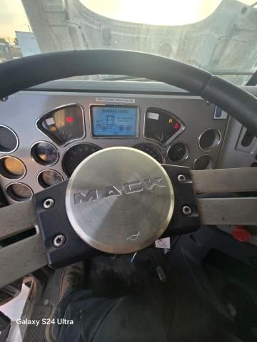 2015 Mack 600 CXU600