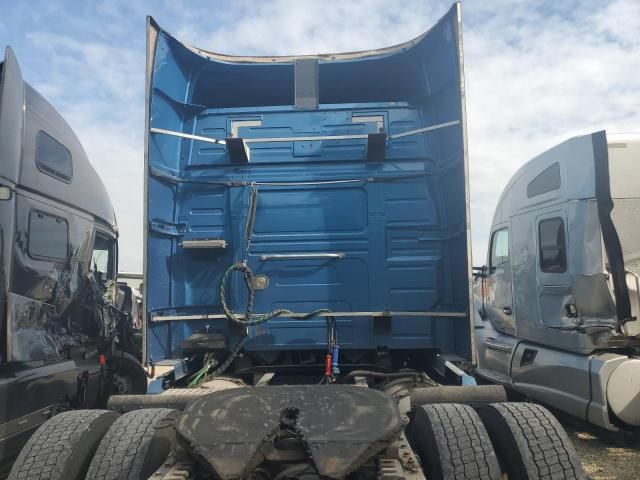 2015 Volvo VNL Semi Truck