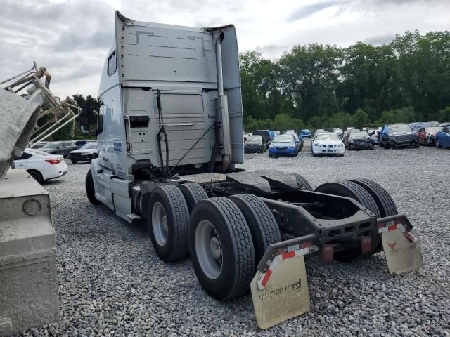 2006 Volvo VNL Semi Truck