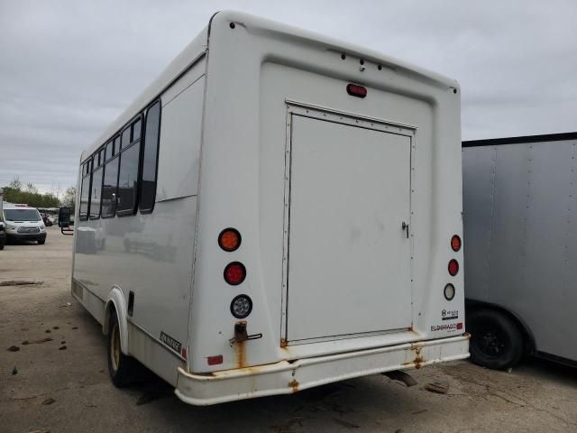 2018 Ford Econoline E450 Super Duty Cutaway Van