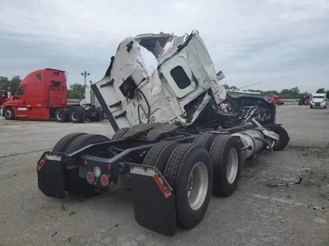 2022 Freightliner Cascadia 126