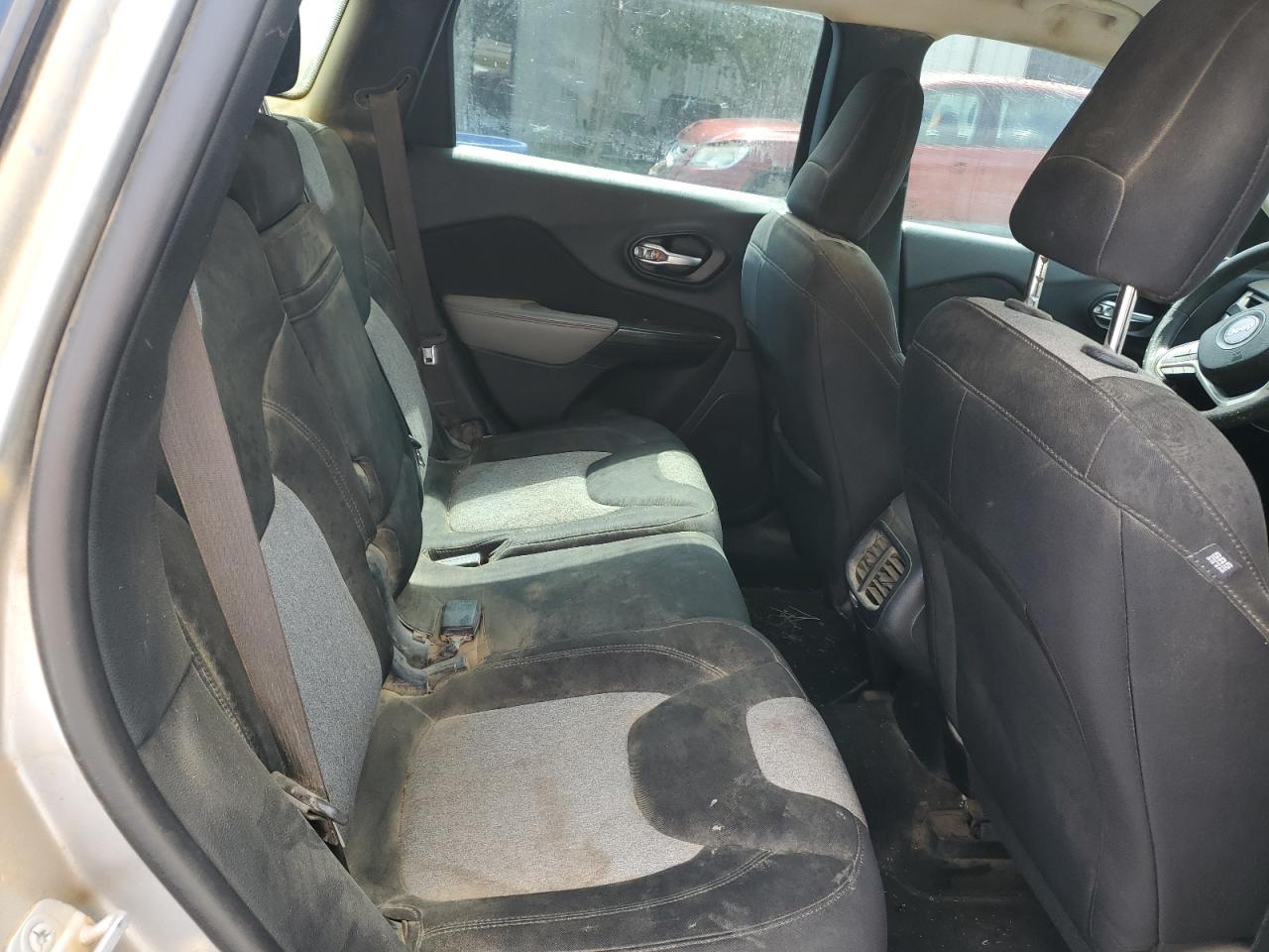 2014 Jeep Cherokee Sport