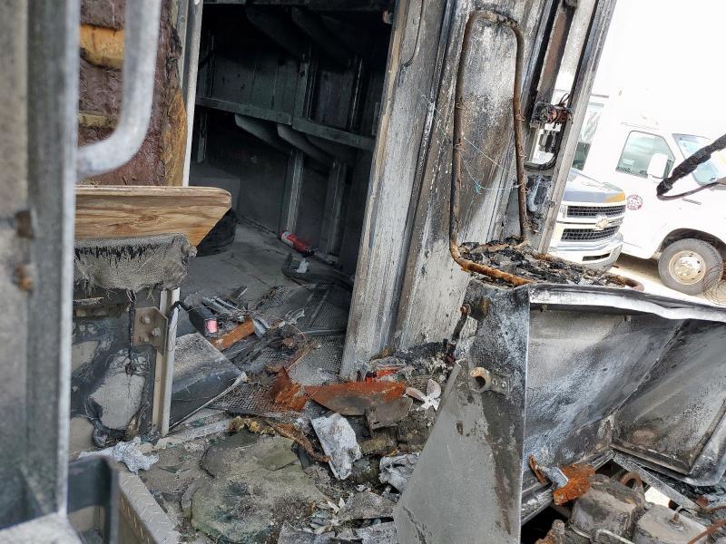 1998 Freightliner Chassis M Line WALK-IN Van