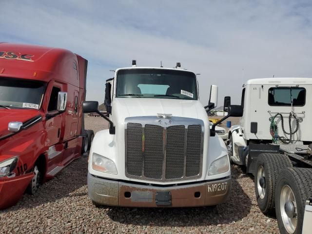 2017 Peterbilt 579 Semi Truck