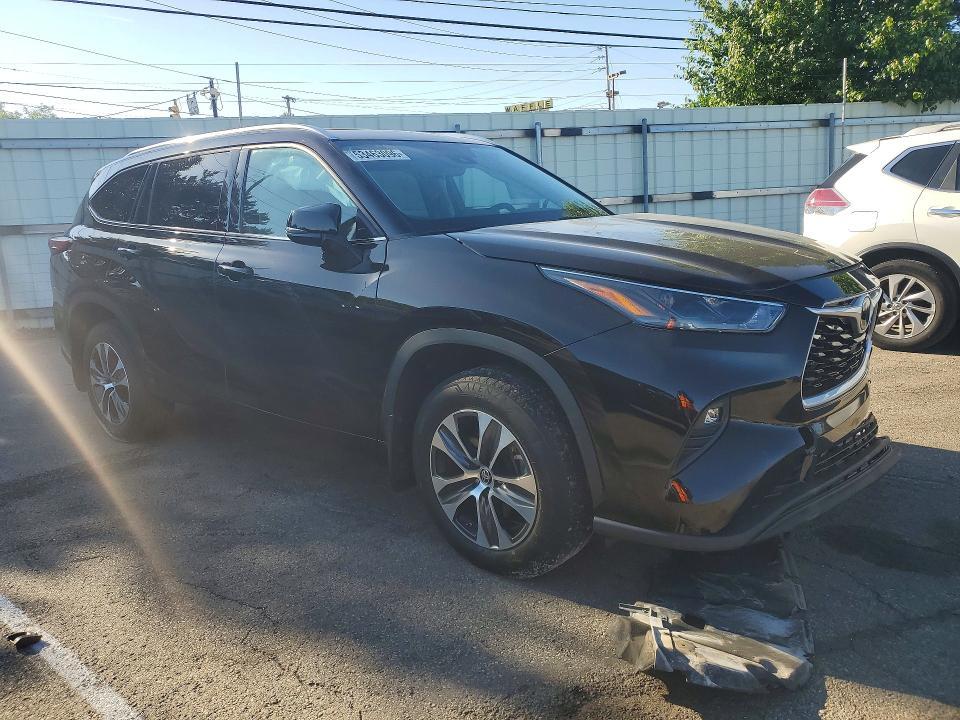 2021 Toyota Highlander xle