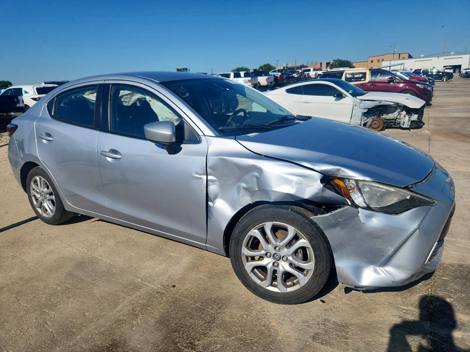 2018 Toyota Yaris ia Base