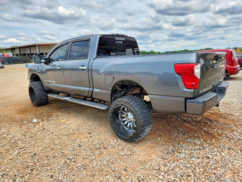 2017 Nissan Titan XD SV