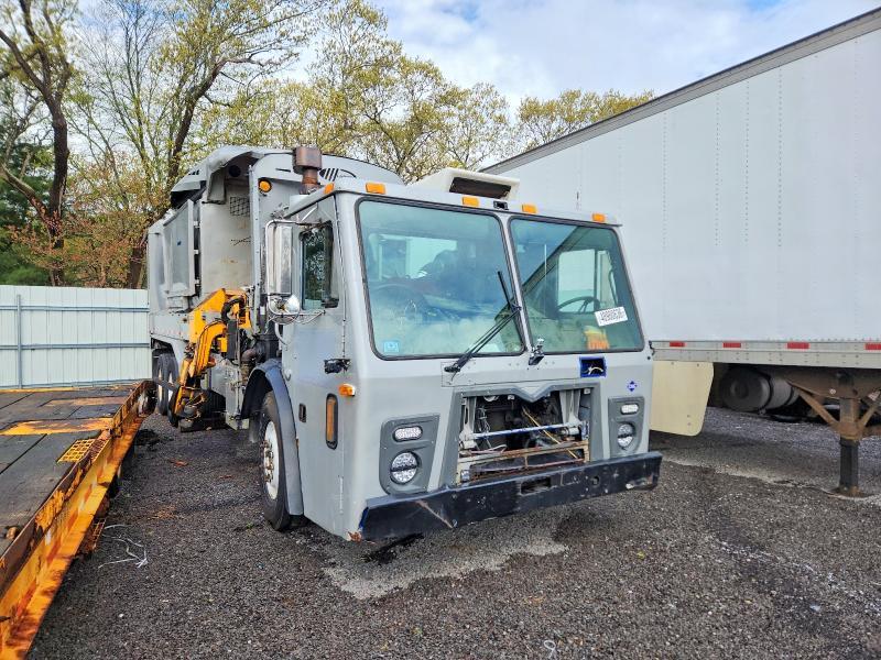 2014 Mack LEU613 Refuse Truck