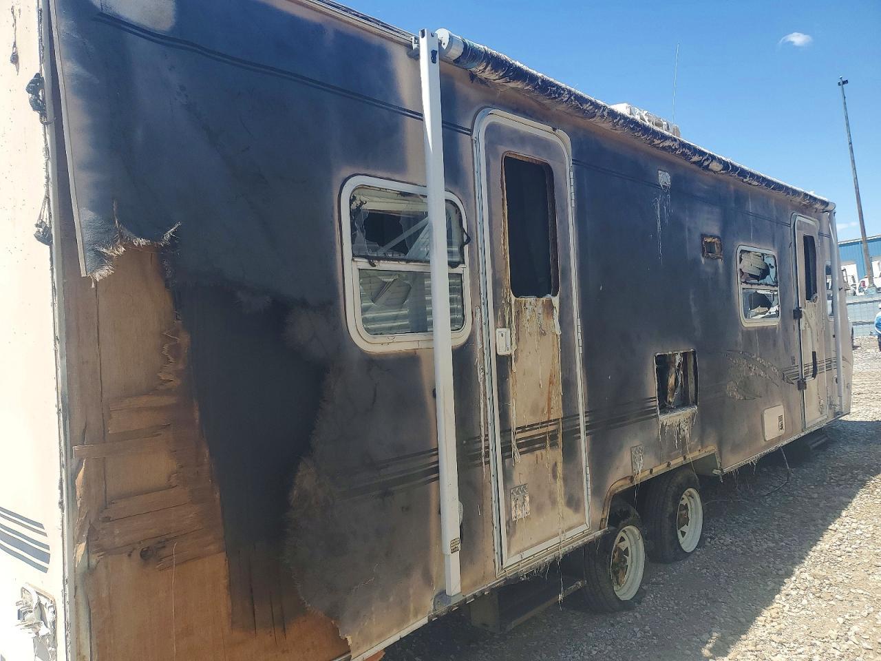 2002 R-Vision Trail Bay Camper