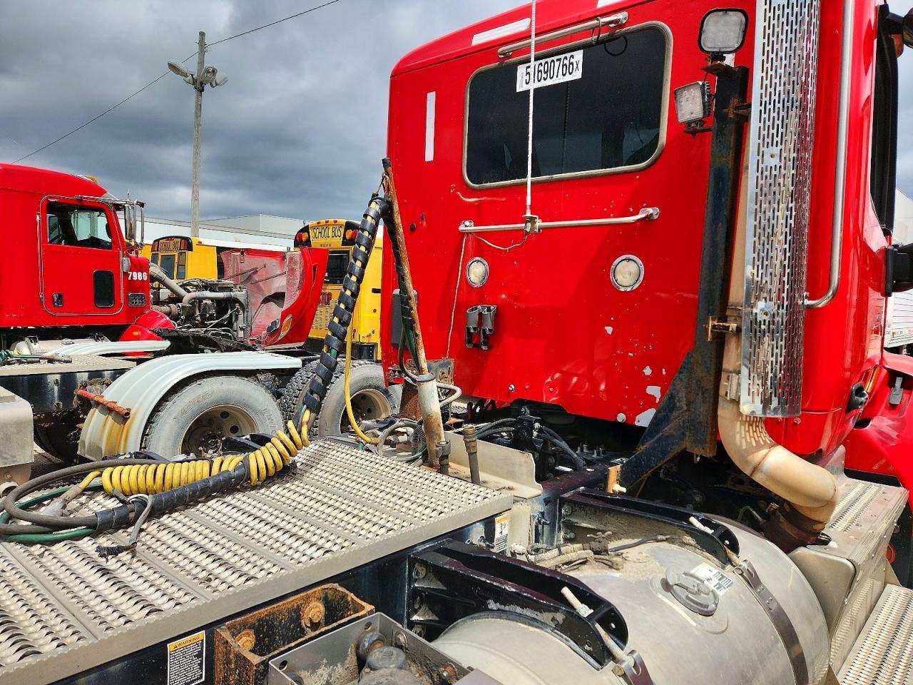 2020 Peterbilt 579 Semi Truck