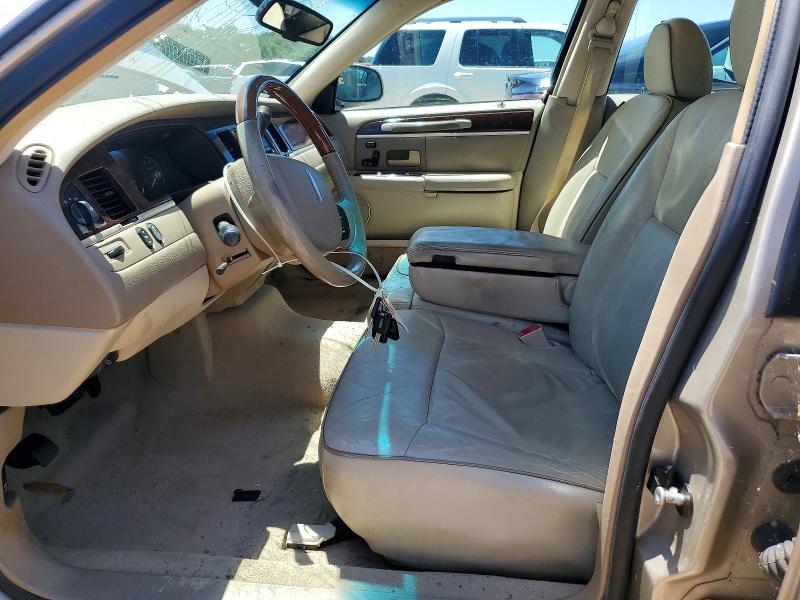 2006 Lincoln Town car Designer
