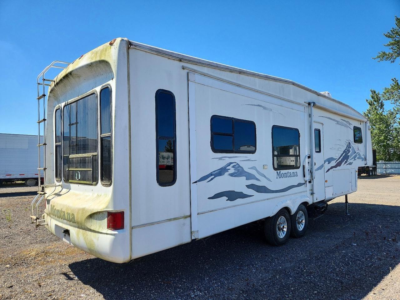 2005 Keystone Montana Camper