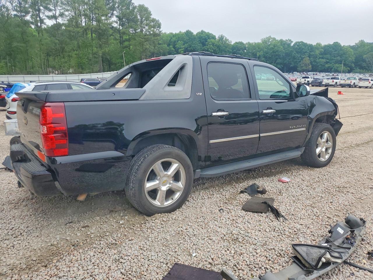 2011 Chevrolet Avalanche LTZ