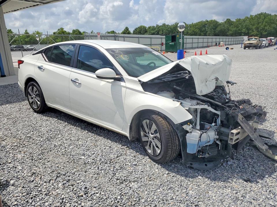 2020 Nissan Altima s