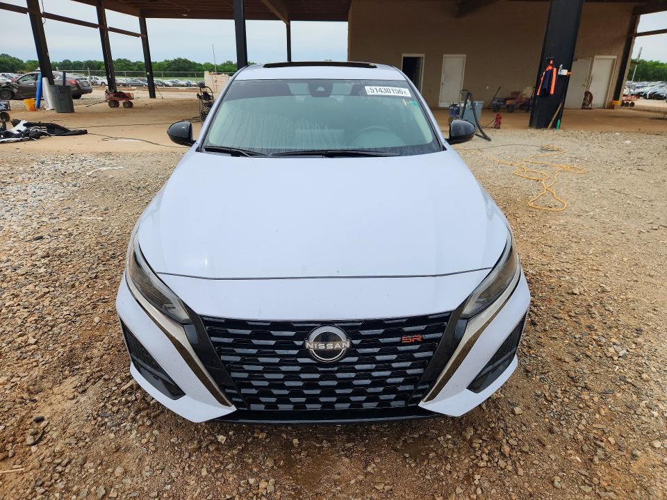 2024 Nissan Altima sr