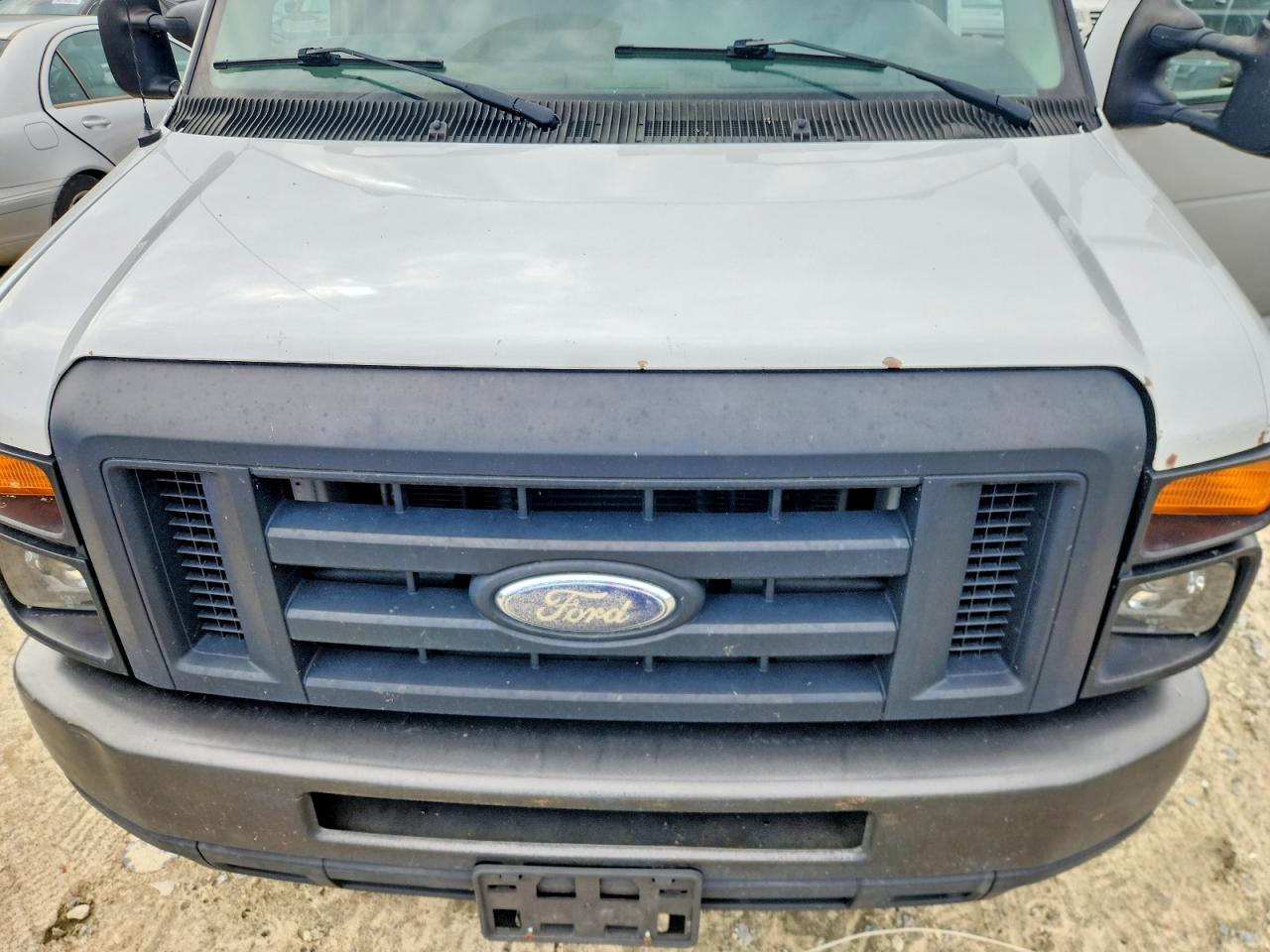 2013 Ford Econoline E250 van