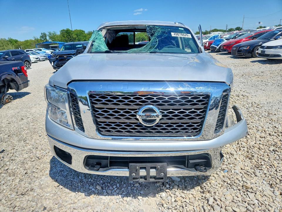 2017 Niss Titan S