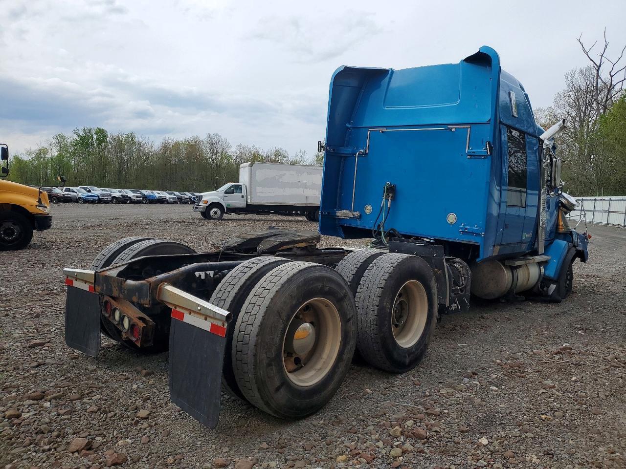 2017 Western Star Auto Car 4900 Semi Truck