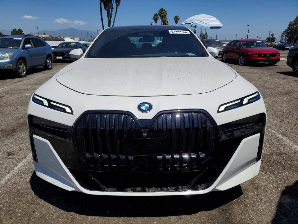 2023 BMW 740 i