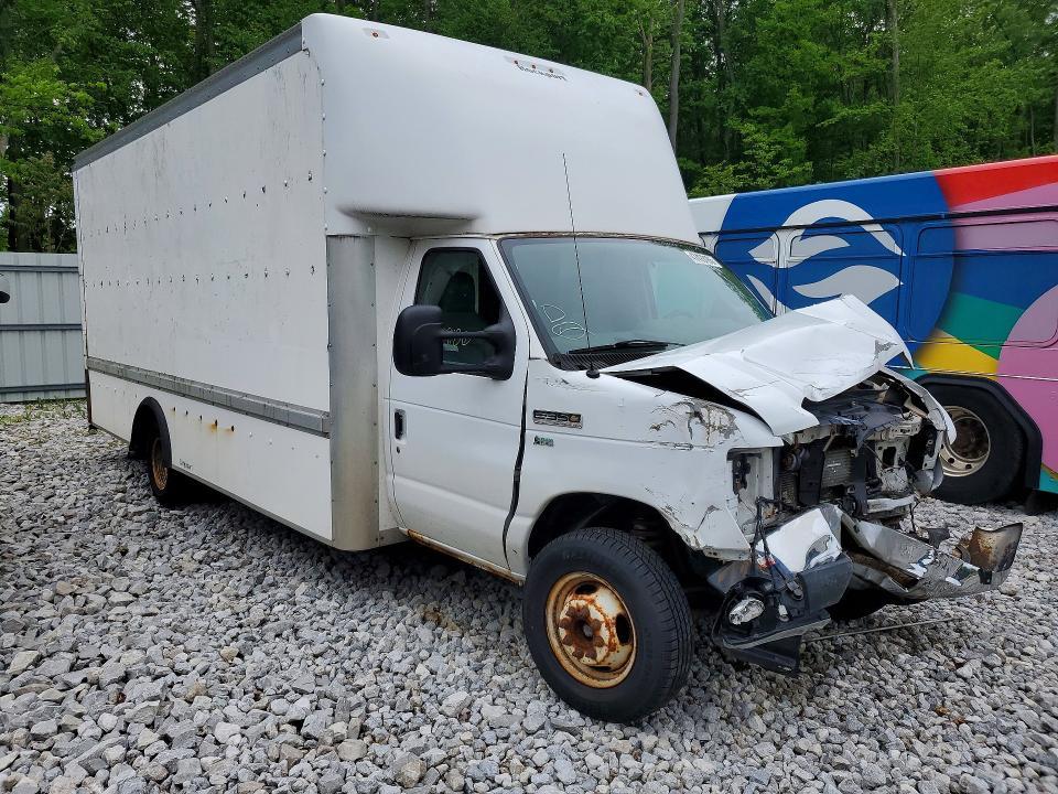2014 Ford Econoline E350 Super Duty Cutaway Van