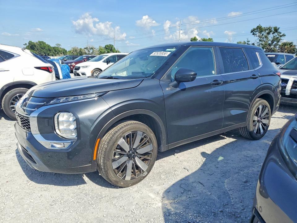 2025 Mitsubishi Outlander se