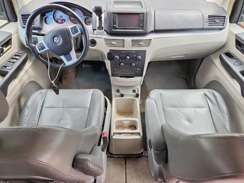 2013 Volkswagen Routan se