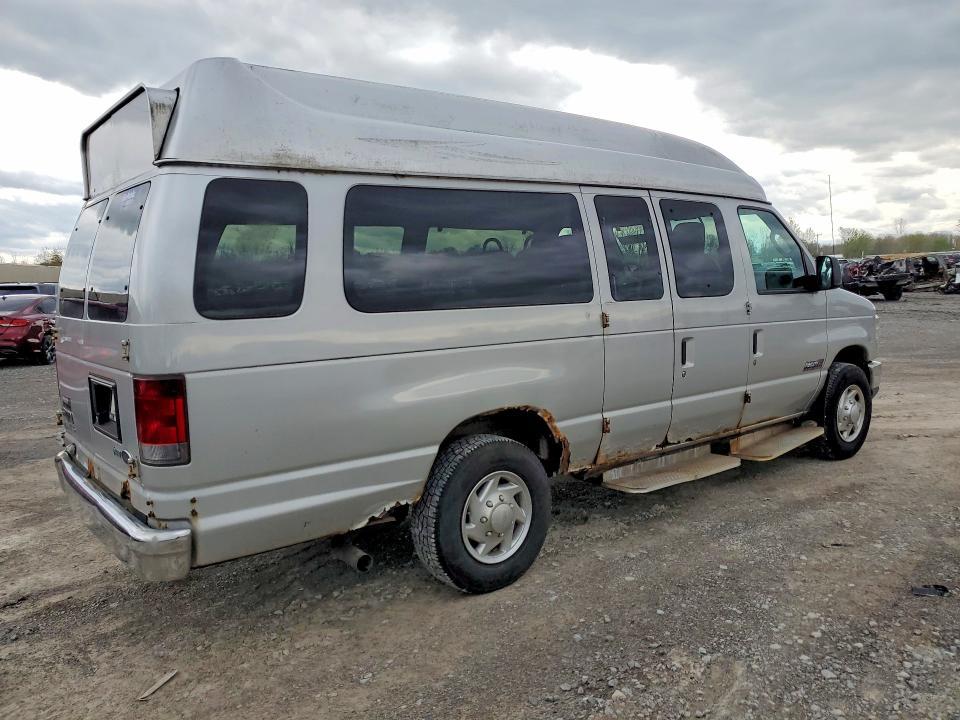 2010 Ford Econoline E350 Super Duty Wagon