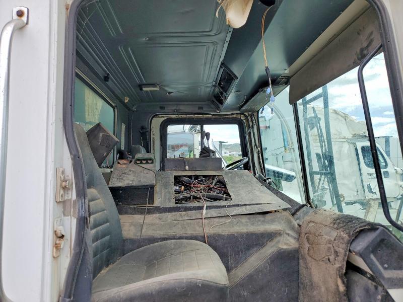 2001 Mack MR690S Refuse Truck
