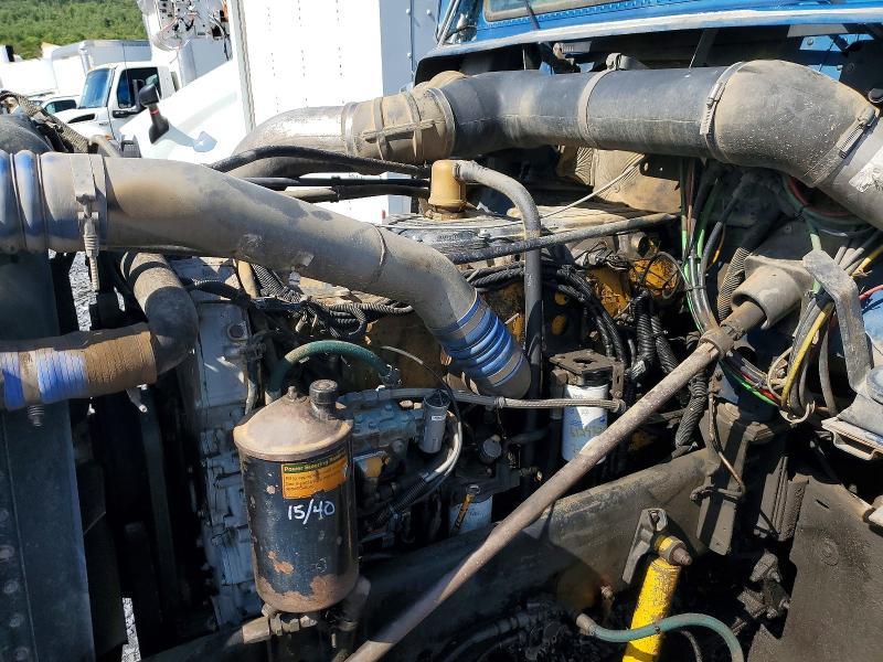 1999 Freightliner Conventional FLD120