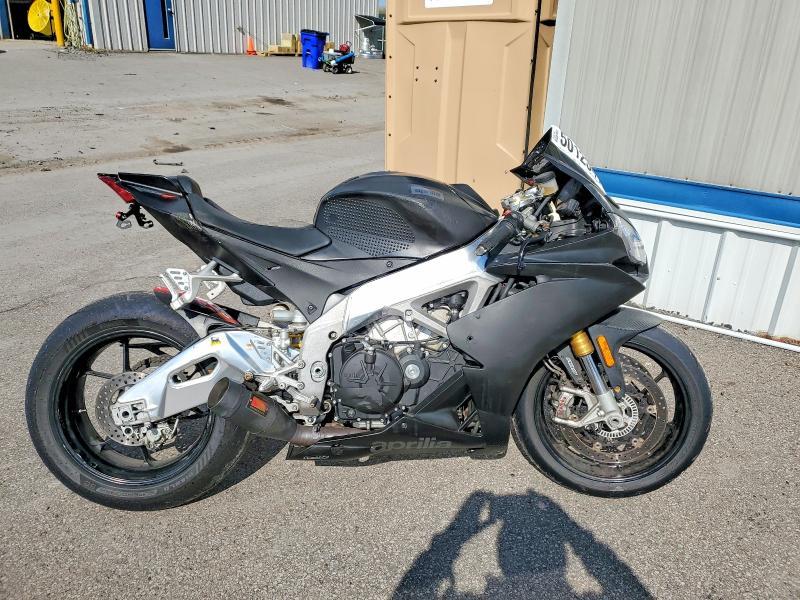2014 Aprilia RSV4 R