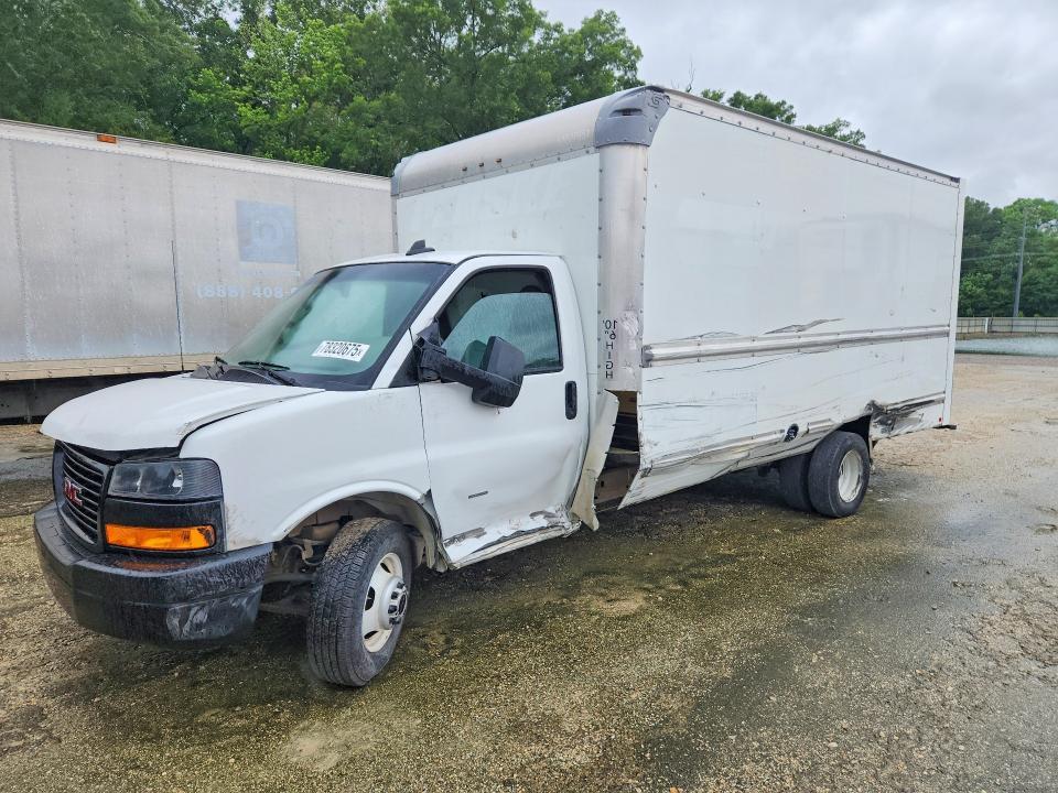 2022 GMC Savana BOX Truck