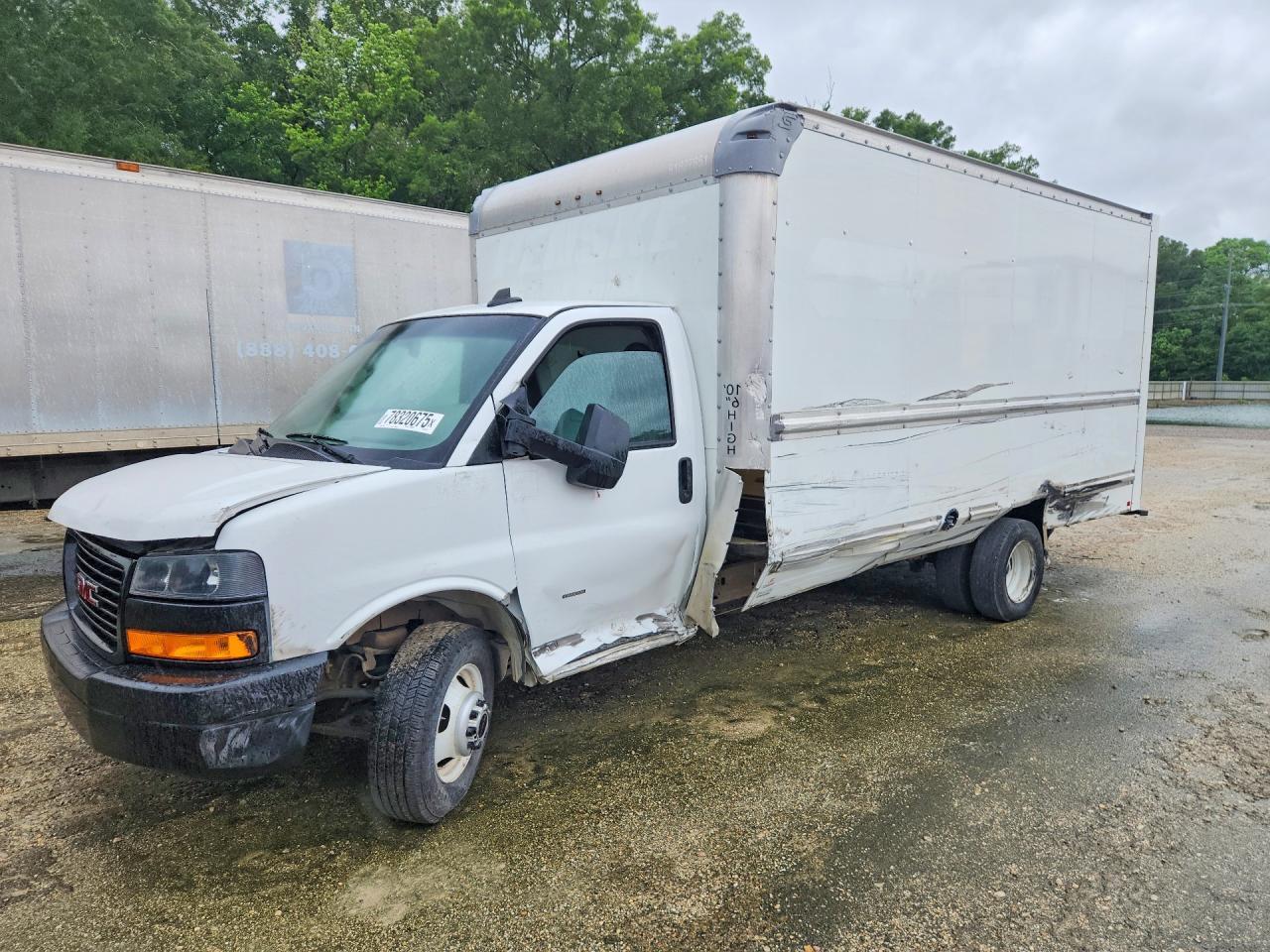 2022 GMC Savana BOX Truck