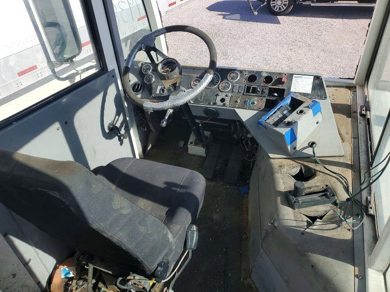 2020 Autobianchi 2020 Autocar Xspotter Yard Truck