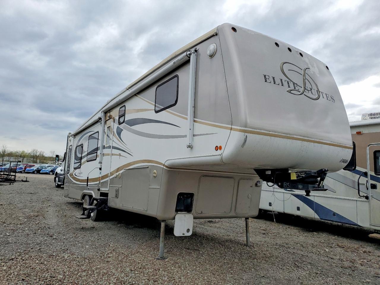 2008 Doubletree Elitesuite Camper