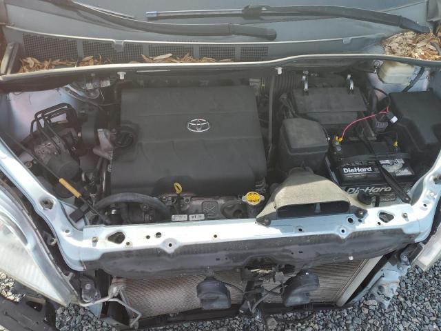 2015 Toyota Sienna xle 8-passenger