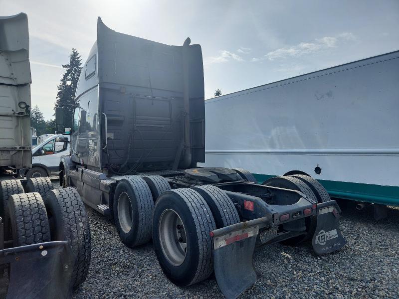 2011 Volv O VNL Semi Truck