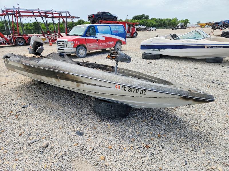 1987 Mariner Boat
