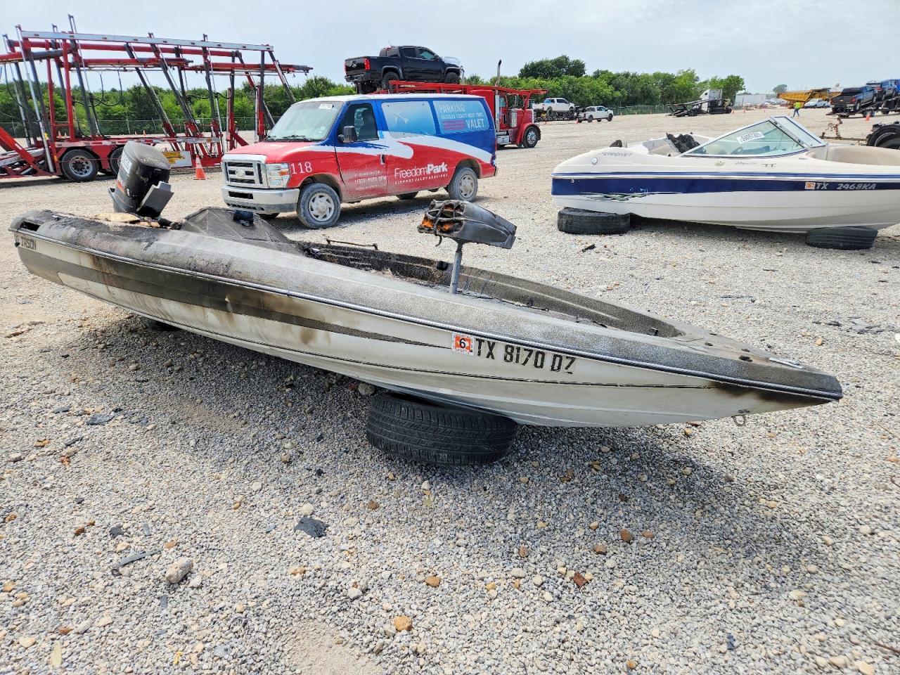 1987 Mariner Boat