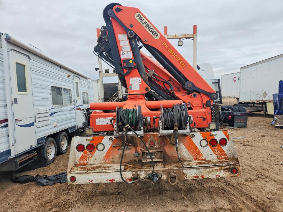 2013 Freigliner 2013 Freightliner 114SD Crane Truck