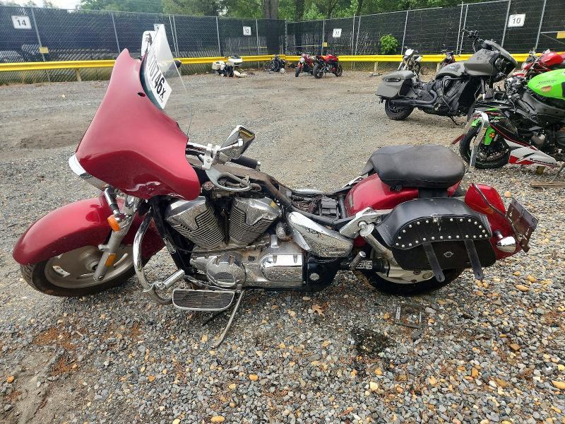 2005 Honda VTX1300 R