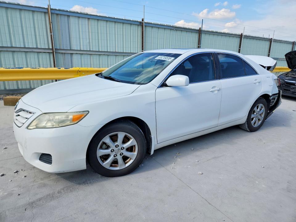 2011 Toyota Camry le