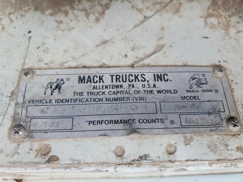 2002 Mack MR688P Refuse Truck
