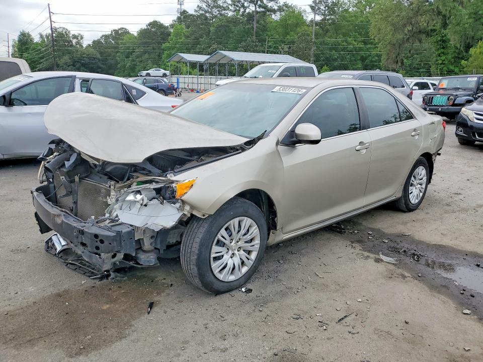 2014 Toyota Camry le