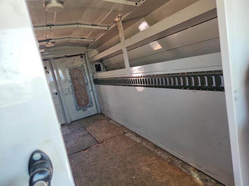 2016 Ford Econoline E350 Super Duty Cutaway Van