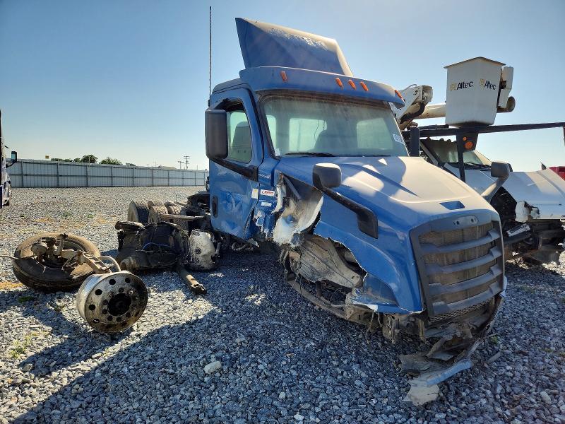 2020 Freightliner Cascadia 116 Semi Truck